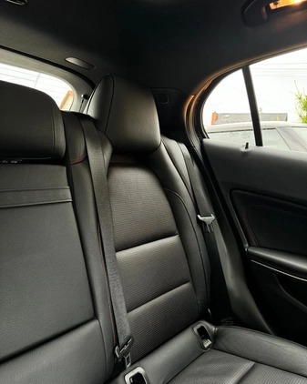 Mercedes-Benz GLA cena 105000 przebieg: 200000, rok produkcji 2014 z Bochnia małe 154